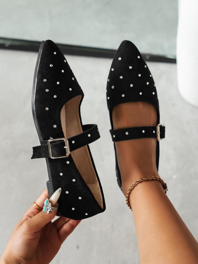 Туфли Мэри Джейн с одним ремешком и заостренным носком из металла и заклепками, весна/лето 2024 г.