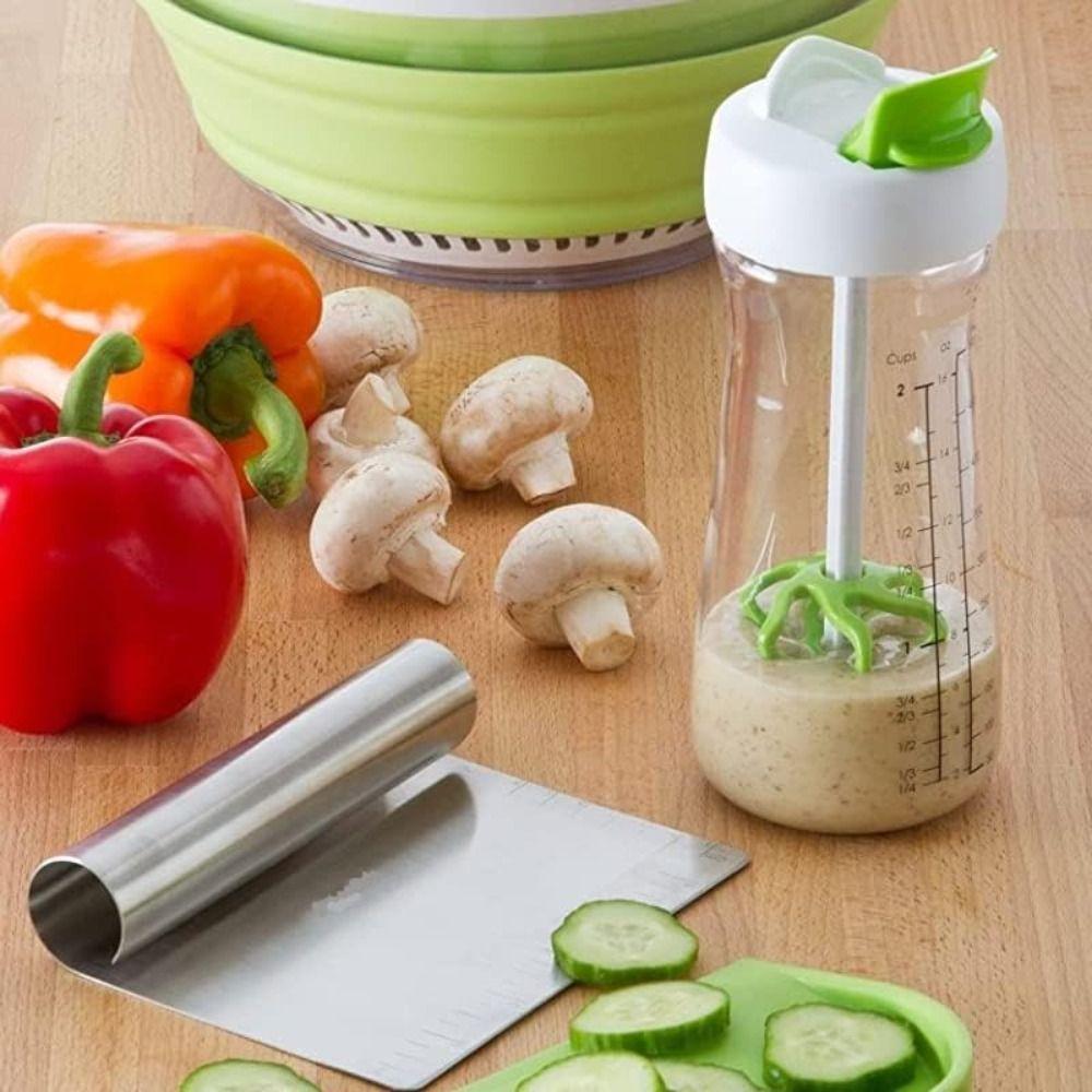 BPA Free Salad Dressing Shaker Container 500ml Hand Shaking Spiral Stirring Cup  Kitchen