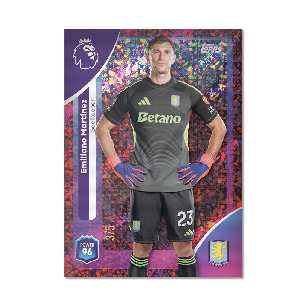 Topps Премьер-лига 2026 Дебютное издание Мега-банка Содержит 40 карт 3 Goal Machine LE (Машина для голов) - + карты.