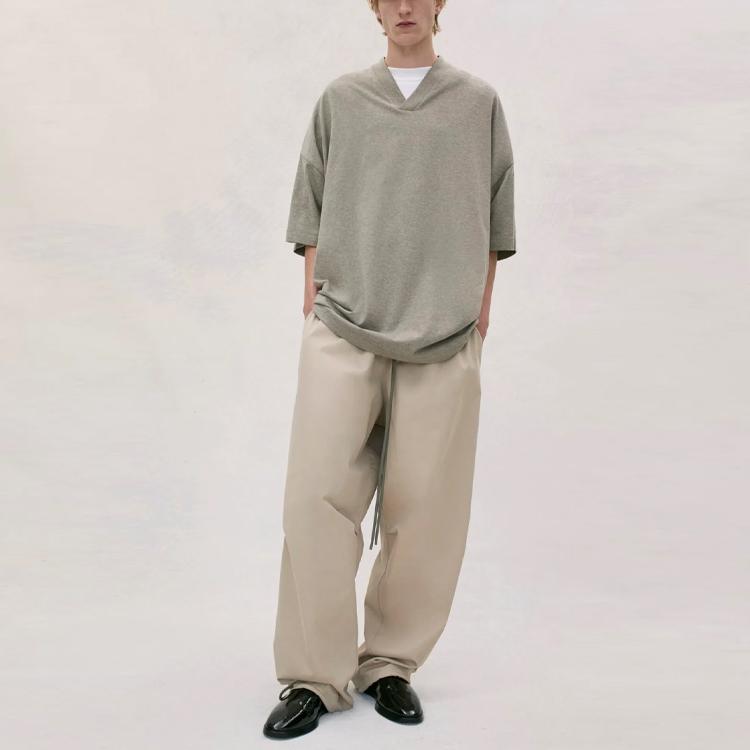 Fear of God Essentials Футболка с V-образным вырезом Весна-Лето 2024 Хизер Серый Мужская 125SU244211F