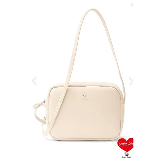 Женская оригинальная мини-городская сумка через плечо на молнии с регулируемым ремешком, модель, рука и сумка через плечо