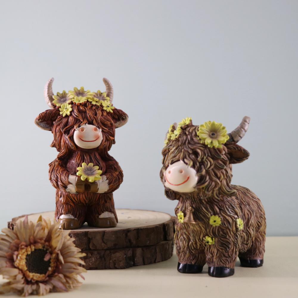 Simulation Highland Cow Figurine Adorable Scottish Cow Statue Resin Animal Sculpture Desktop Ornaments Nordic Farm Home Decor