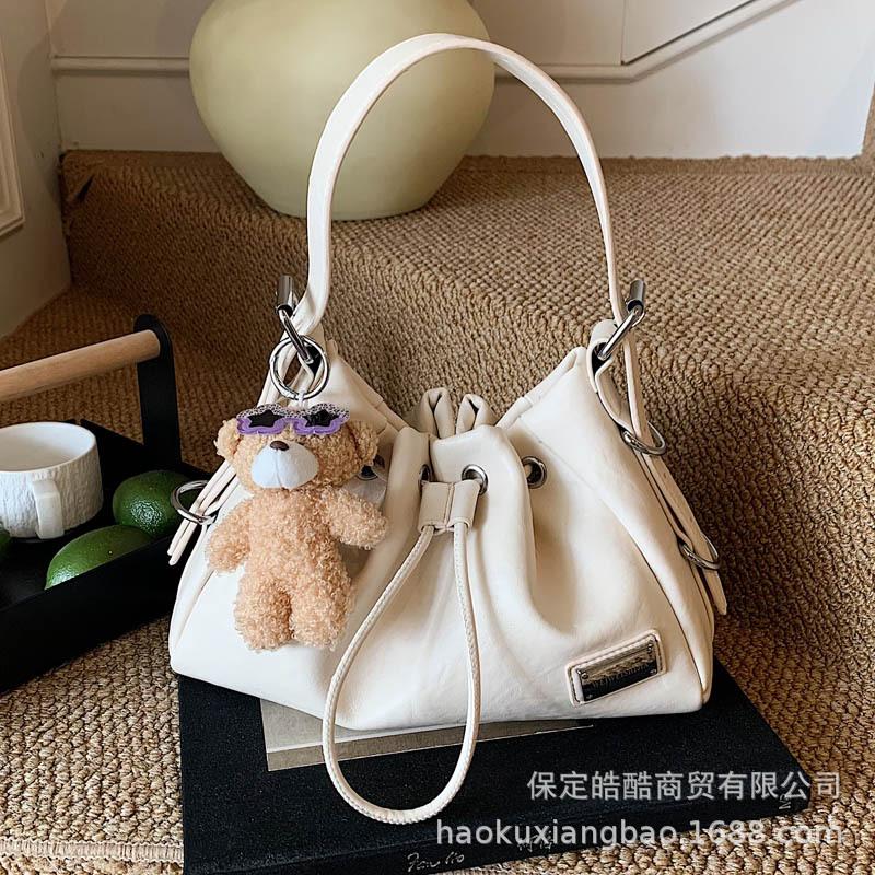 Ретро сумка женская 2025 новая осень и зима универсальная на плечо сумка-мессенджер популярна в этом году, портативная сумка-ведро