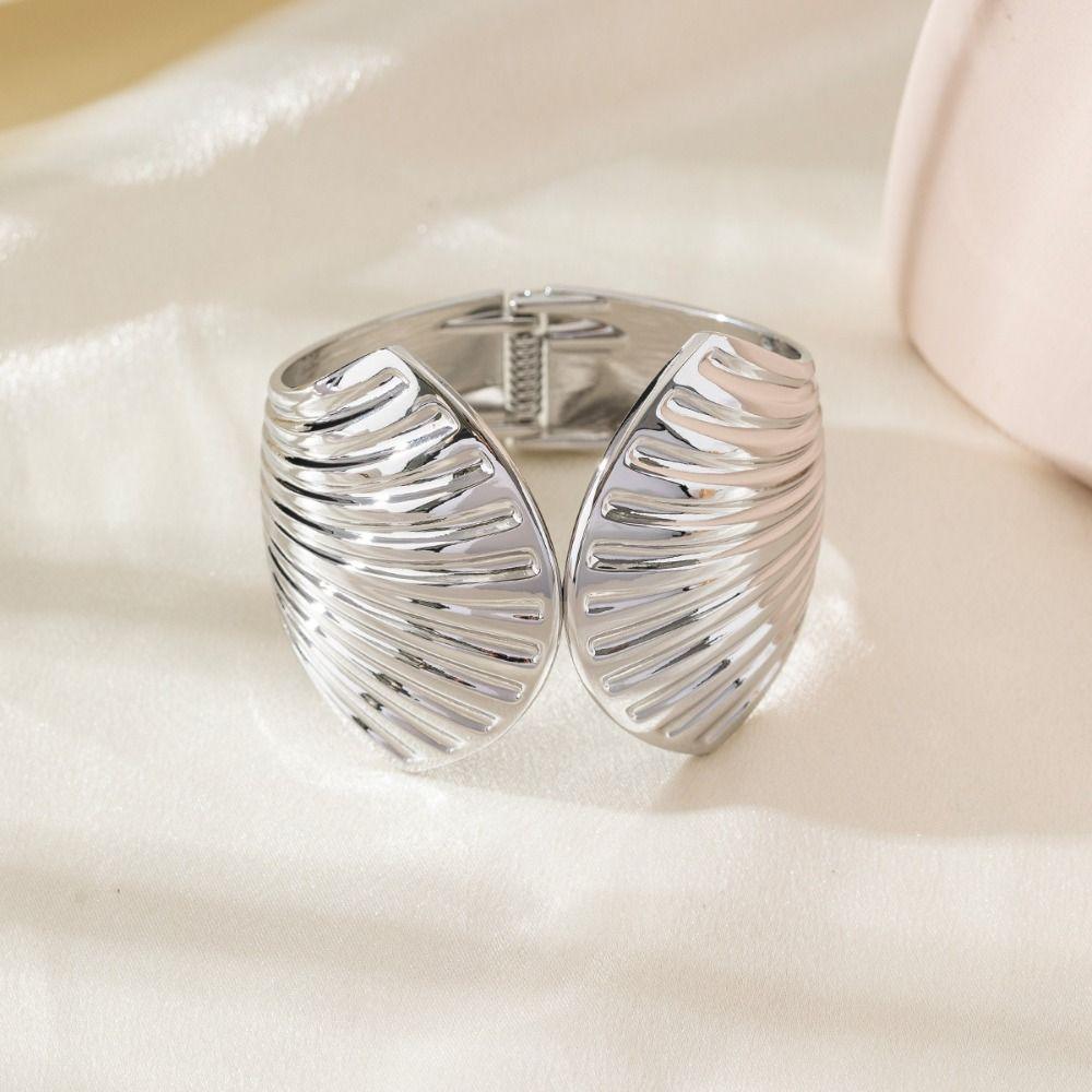 Europe American Style Shell Open Bangle Minority Design Exaggerated Bracelet Cuff Bangles  Gift