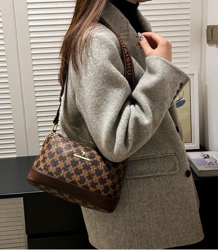 New Women's High-End Printed Shoulder Handbag - Large Capacity & Versatile Crossbody