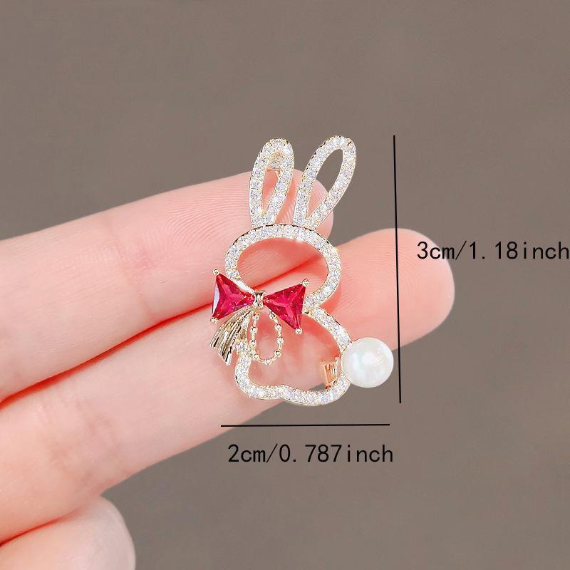 Summer Anti-Exposure Brooch: Fashionable and Luxurious Collar Pin for Women.