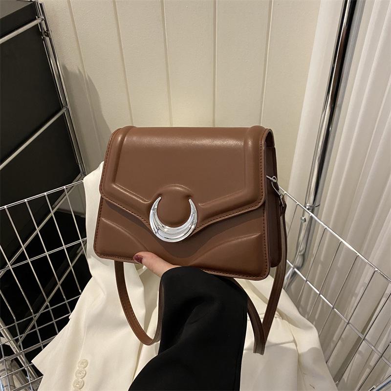 Высококачественная текстурированная сумка-полумесяц, маленькая квадратная сумка через плечо для женщин - Модный и универсальный стиль для通勤 2023