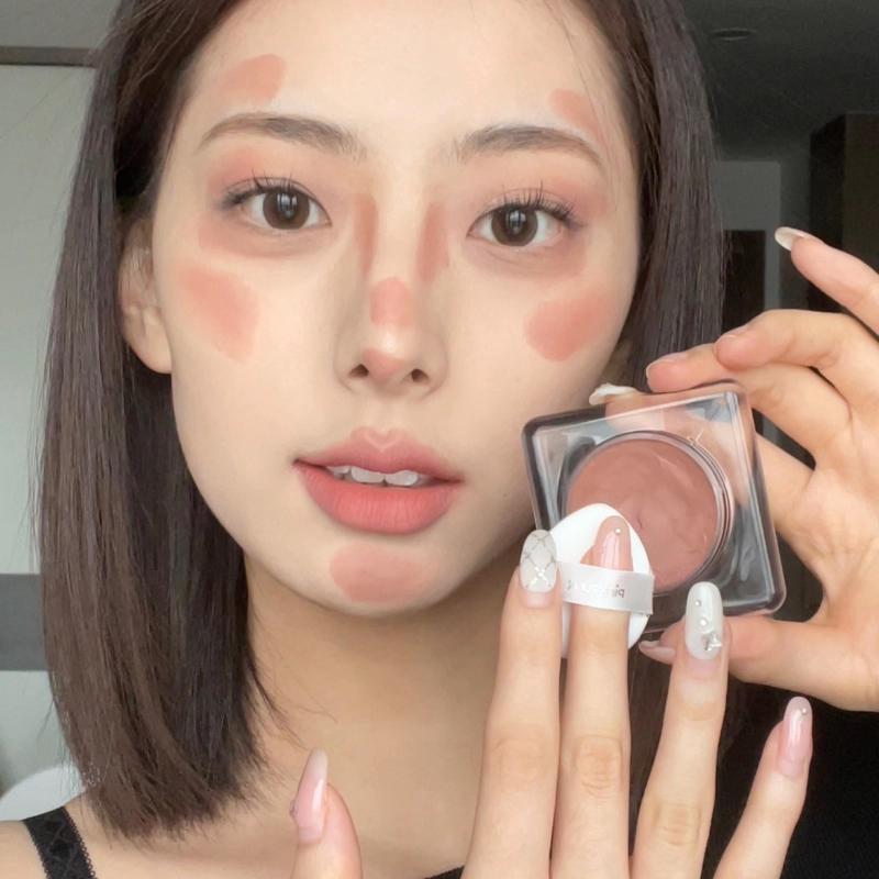 Who Invented the Blush Contouring Technique? the Vibrant Peach Matte Single-Color Multi-Use Blush in the Form of a Creamy Blush