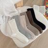 Простые базовые однотонные тонкие носки-гольфы средней длины в тонкую вертикальную полоску Сезон Носить с биркенштоками Наслоение носков