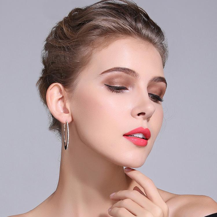 2025 Европейские и американские серьги-пусеты из стерлингового серебра 925 пробы с муассанитами в форме круга - Женские серьги высокого класса для более стройного лица