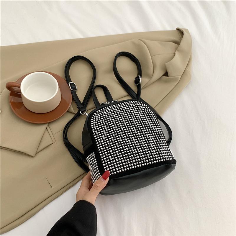 Горячая сумка с бриллиантами Женская сумка 2025 Новая Простая Большая вместимость Женский рюкзак Яркий бриллиант Повседневная сумка через плечо Сумка