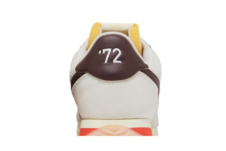Женские кроссовки Nike Cortez Light Orewood Brown (Женский) Парус/Светло-древесно-коричневый/Земля