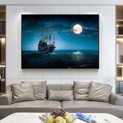 Плакат маслом высокой четкости с луной и средневековыми военно-морскими кораблями