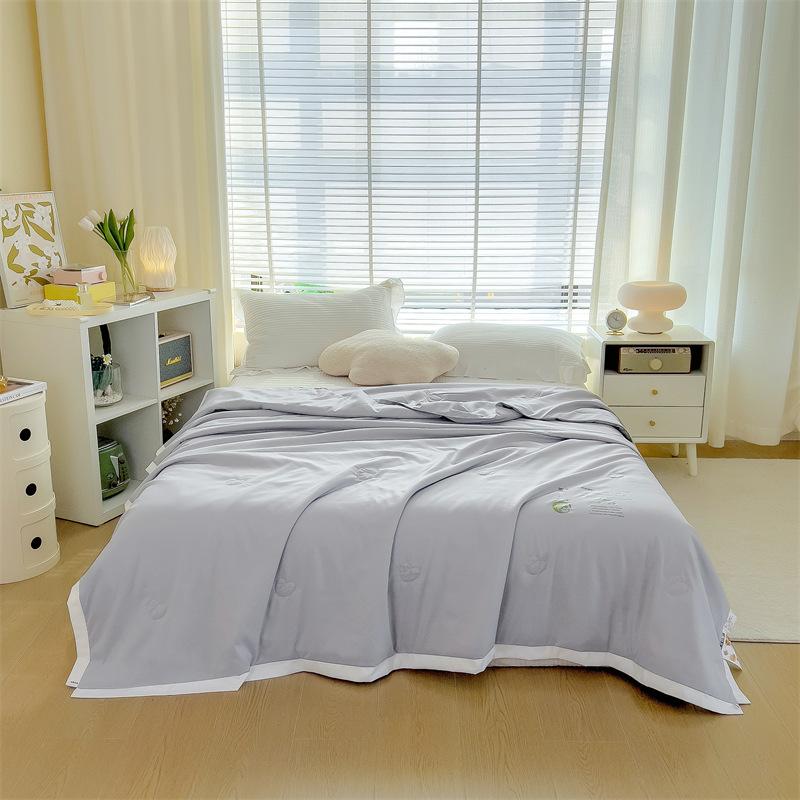 New Class a Soybean Fiber Summer Quilt Washable Air Conditioning Quilt Lightweight Breathable
