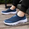 Мужская обувь 2025 года, новые летние дышащие сетчатые туфли, легкие повседневные туфли без застежек, удобная обувь для ходьбы и бега