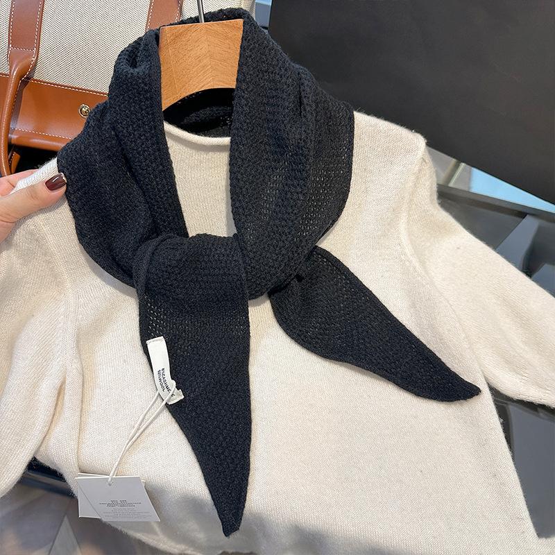 British Triangle Scarf 100% Wool Cashmere Scarves for Women Winter Warm Soft Neckerchief Shawl Autumn Fashion Lady Poncho Wraps
