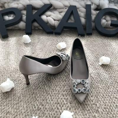 Обувная фабрика Xinhao Пряжка-снежинка Стразы Высокие каблуки Универсальные Свадебный банкет Подружка невесты Банкет Острый носок Мелкий вырез Квадратная пряжка Одинарные