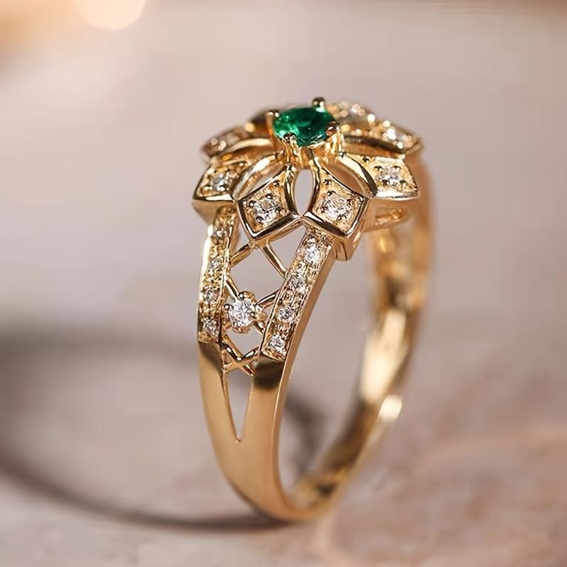 1Women's Fashionable and Unique Ring Elegant ethnic-style floral design with hollowed-out details Inlaid synthetic zircon ring Suitable for daily and