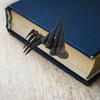 Закладка для книги «Рука дьявола на Хэллоуин» жуткая 3D-коготь демона из смолы «Рука призрака»