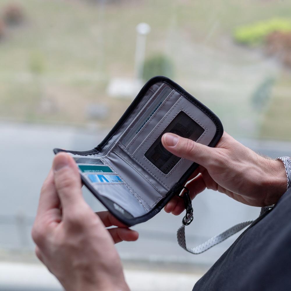 Pacsafe RFID V100 Складной кошелек