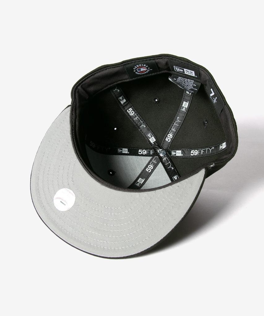 New Era 59FIFTY 11591128 MLB Нью-Йорк Янкис Приталенная кепка Черная на Черном Размер 7 3/8 (58,7 см) Бейсбольная кепка