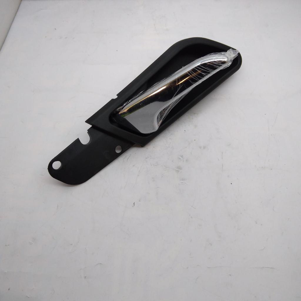 Внутренняя ручка правой задней двери для Mercedes-Benz W169/W245 - Деталь A1697601061