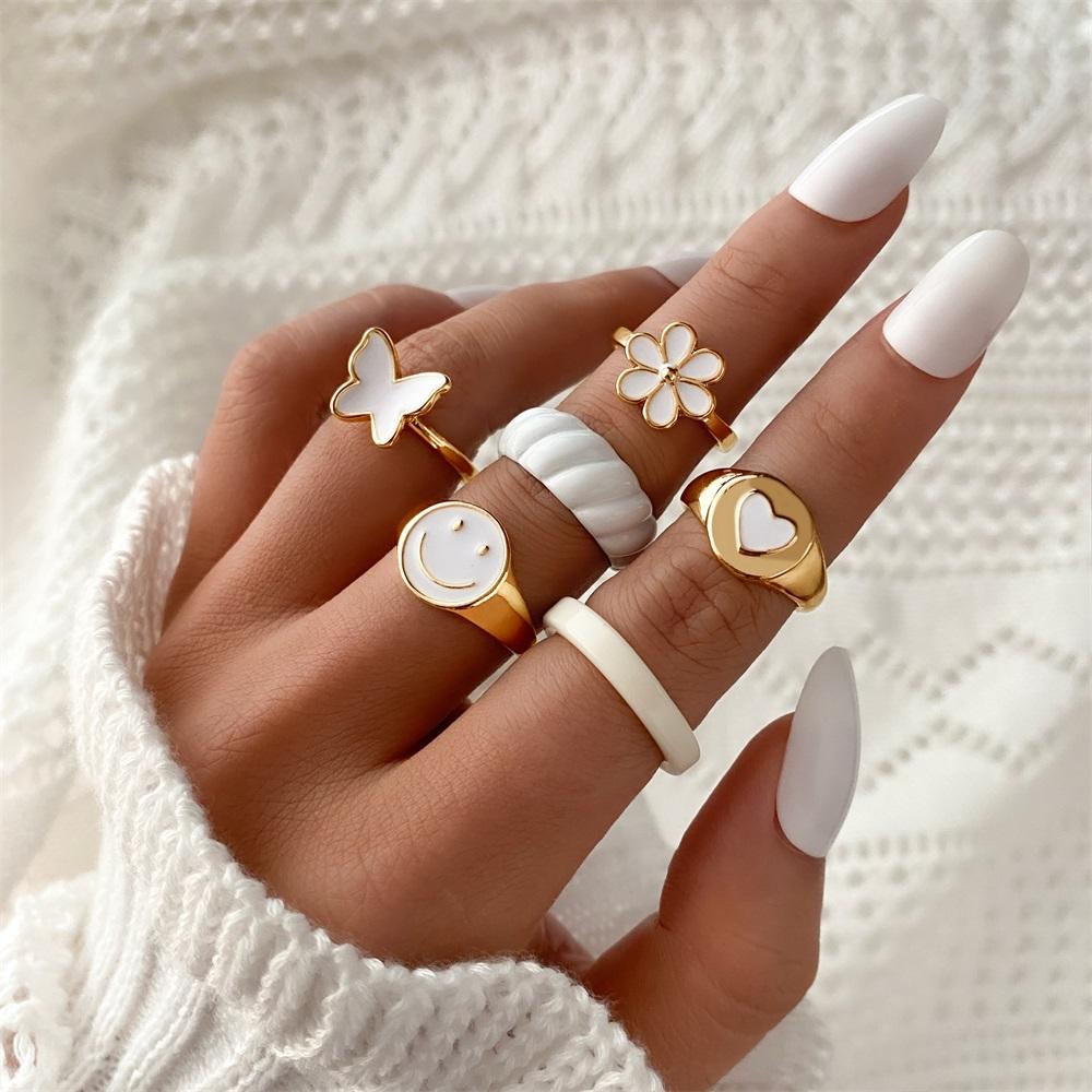Vintage Butterfly Rings Set for Women Smile Rings Cute Flower Finger Heart Rings for Girls Y2K Jewelry Gifts