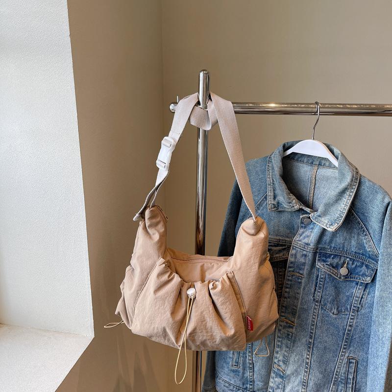 Сумка женская большой вместимости новая простая и универсальная плиссированная на плечо сумка-мессенджер классная сумка-тоут