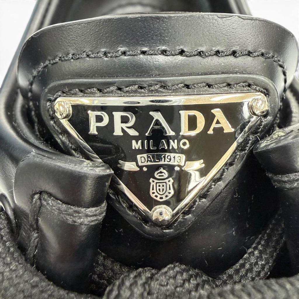 Отличные туфли-дерби PRADA Monolith с треугольным логотипом из шлифованной кожи 35.5 1E254N Б/У
