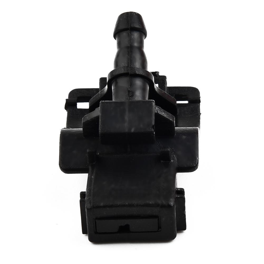 2Pcs Front Windshield Wiper Washer Jet Nozzle Hood Liquid Sprayer 8538130110 For Toyota For Camry For Lexus For Corolla For RAV4