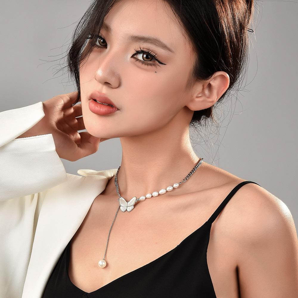 Pearl Butterfly Necklace Women'S Light Luxury Niche Design Sense Splicing Strange Pearl Collarbone Chain Neck Chain Sweater Chain