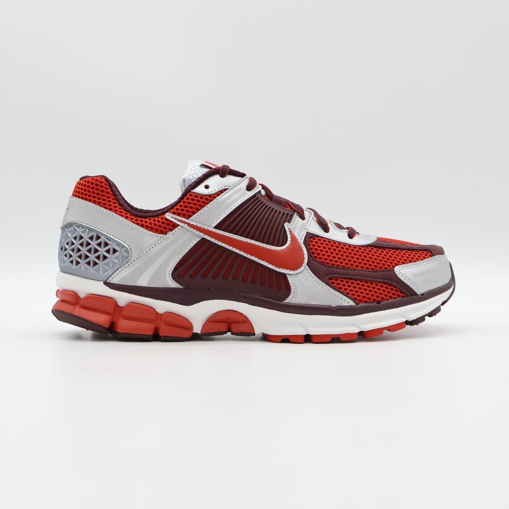 FN7778-600 Nike Zoom Vomero 5 Мистический Красный и Платиновый (Женский)