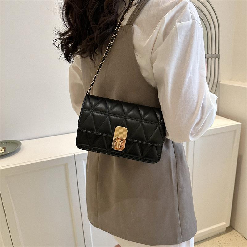 Популярная женская сумка этого года 2024, новая универсальная ромбовидная вышитая нитью маленькая квадратная сумка с текстурой ниши, цепочка на одно плечо