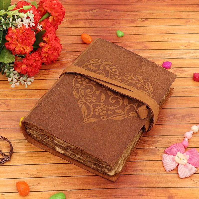 Кожаный дневник-записная книжка Deckle Edge с тиснением в виде сердца Валентина, антикварный цвет, бумага ручной работы для мужчин и женщин, подарок