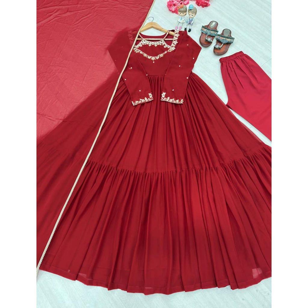 Launching New Đěsigner Party Wear Look Fancy Gown, Dupatta & Bottom Set