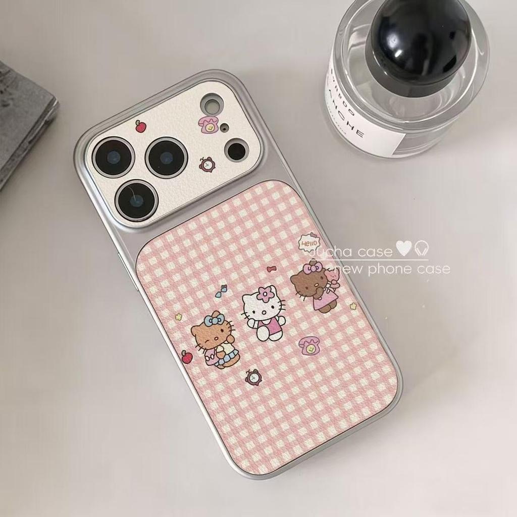 Розовый клетчатый чехол для телефона Hello Kitty для моделей Apple 14-17, Дизайн с большим окном