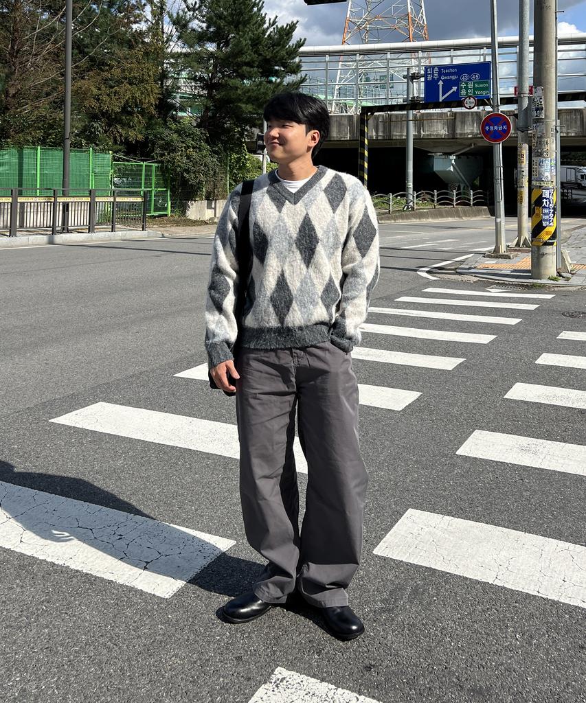CUZNELLO Blend Argyle V-Neck Knit_Charcoal