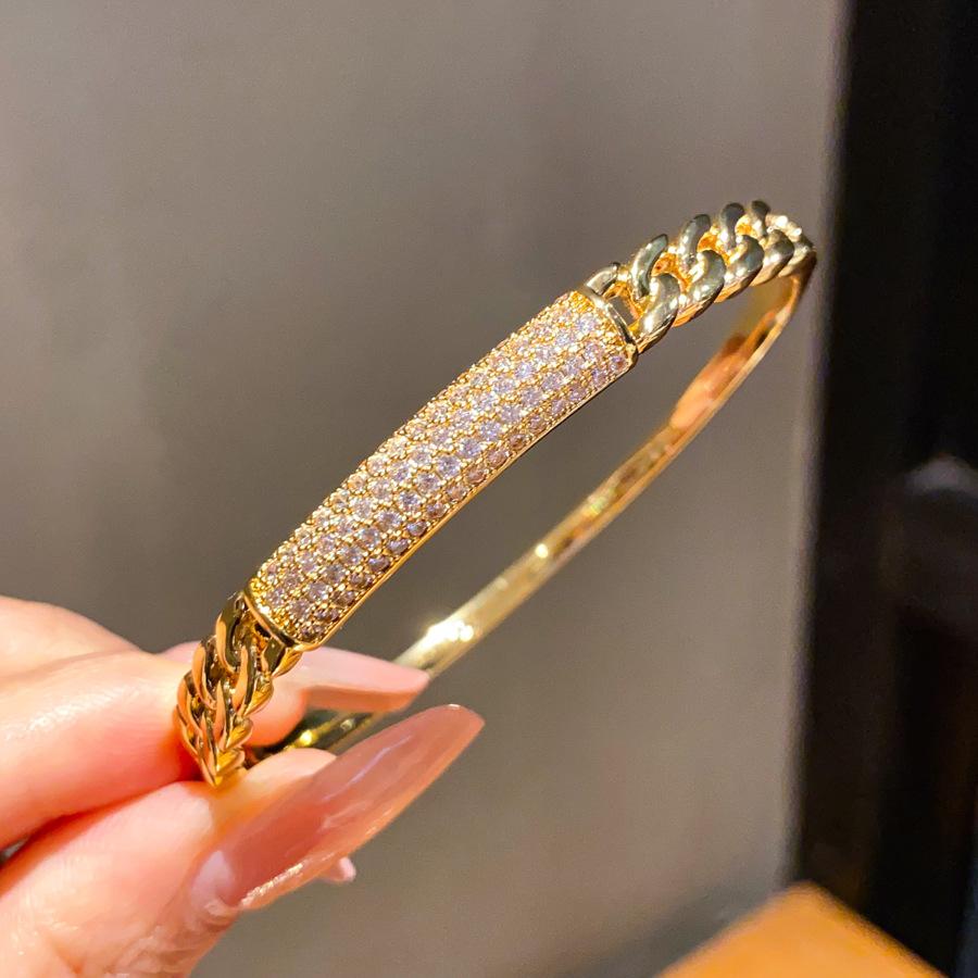 Square Winding Buckle Bracelet, Simple and Fashionable Bracelet, Light Luxury and High-end Jewelry for Women