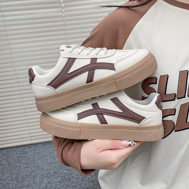 Классические весенне-осенние маленькие белые туфли для внешней торговли 2025 новые легкие на толстой подошве, простые и красивые повседневные универсальные модные женские туфли