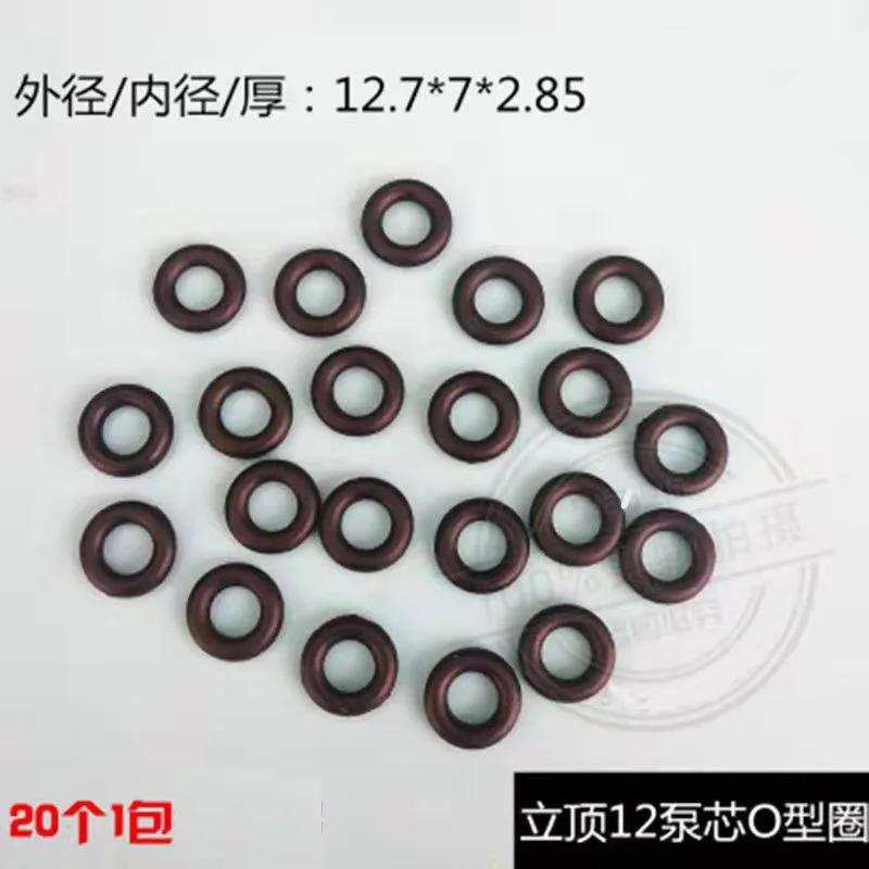 1 комплект вертикальных 50-тонных/100-тонных домкратов, аксессуары, масляный насос, небольшой цилиндр, плунжерный насос, небольшой поршневой сальник