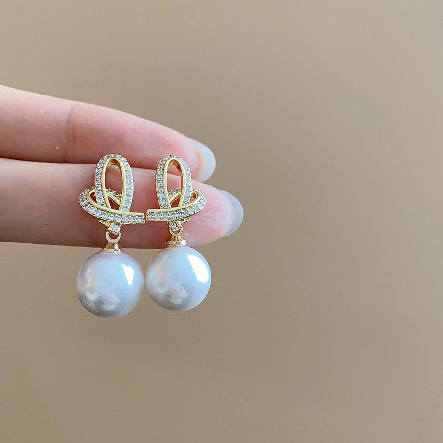 Pearl Tassel Earrings with Silver Needle & Floral Design – Medieval Vintage Style for Women