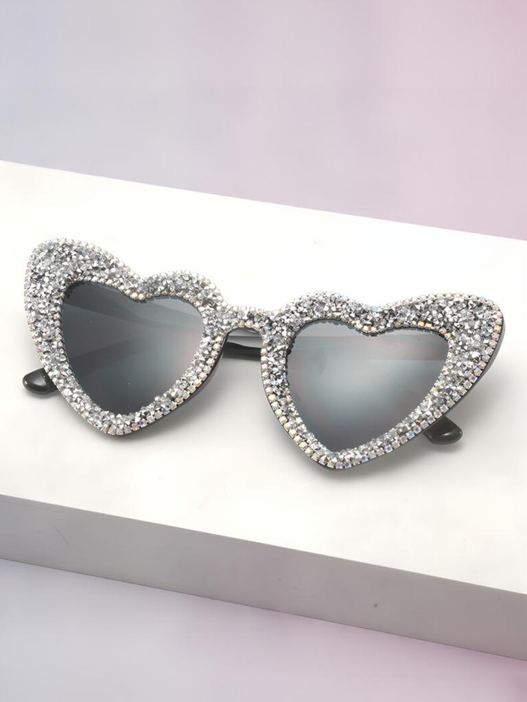 2026 Cute Diamond Encrusted Heart Style Women Sunglasses Trendy Female Sun Glasses Romantic Lady Light Luxury Gift KJ162