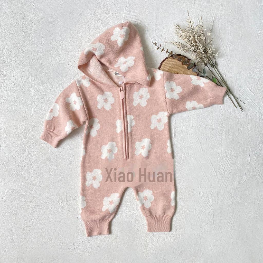 Детский вязаный комбинезон-свитер унисекс с капюшоном на молнии с цветочным принтом и длинными рукавами - идеальный вариант для ползания осенью и зимой.