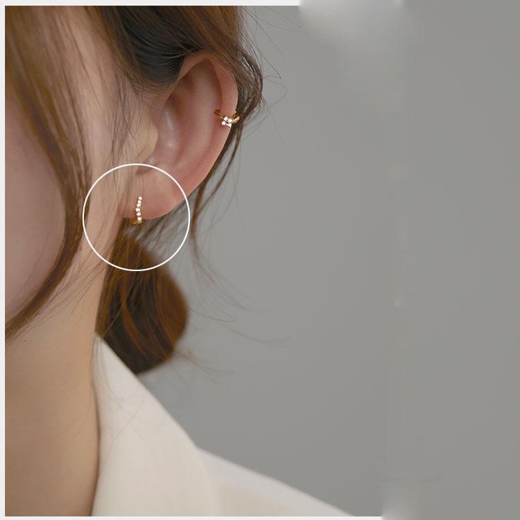 Серебряные каффы 18 карат и серьги-гвоздики для хряща: Женские серьги в корейском стиле