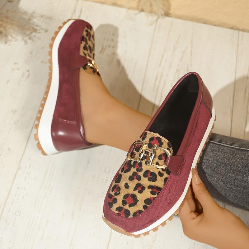 Модная осенняя новая обувь на плоской подошве для девочек, с круглым носком, глубоким вырезом, цветной металлической пряжкой, мягкой подошвой, противоскользящая, износостойкая, с низким верхом