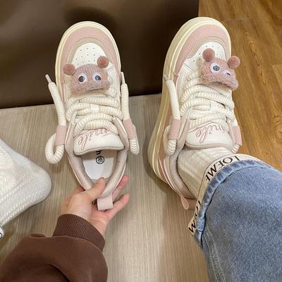 Оригинальные нишевые туфли-хлебцы высокой ценности для женщин 2024 новые супер огненные корейская версия на толстой подошве универсальные туфли для скейтборда для женщин