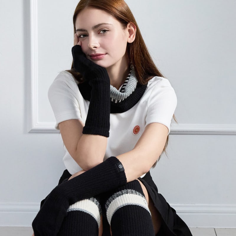 Нитина шерстяная вязаная грелка для рук BK