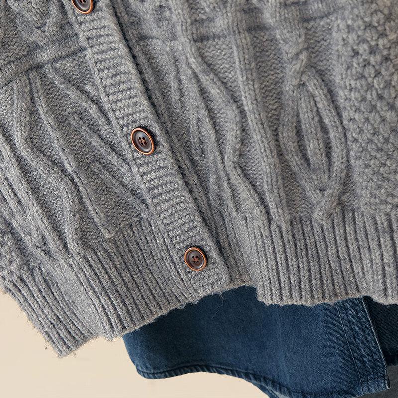 Женский вязаный жилет в стиле ретро