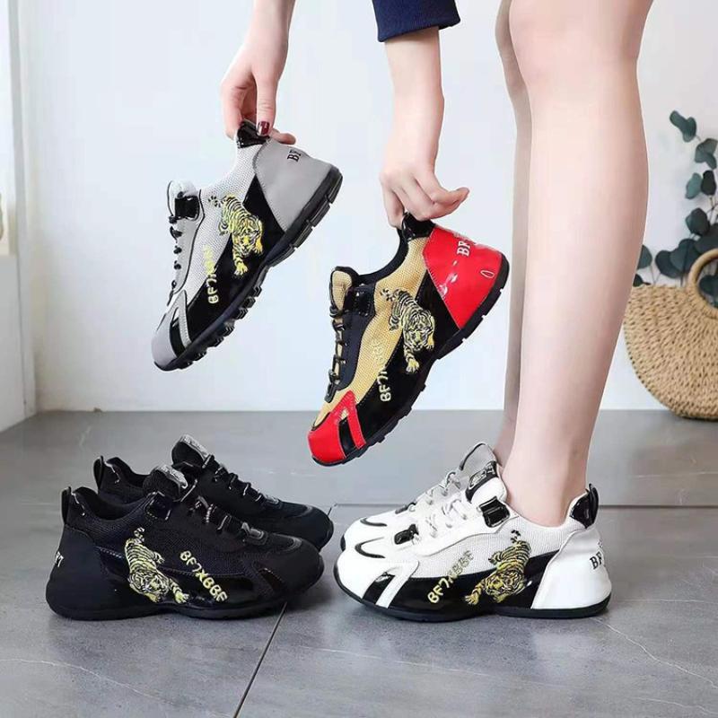 Fashion Women's Sports Shoes Auspicious Tiger Embroidery Breathable New Women Sneakers Low-top Color Matching Lace-up Women Tenis Shoes