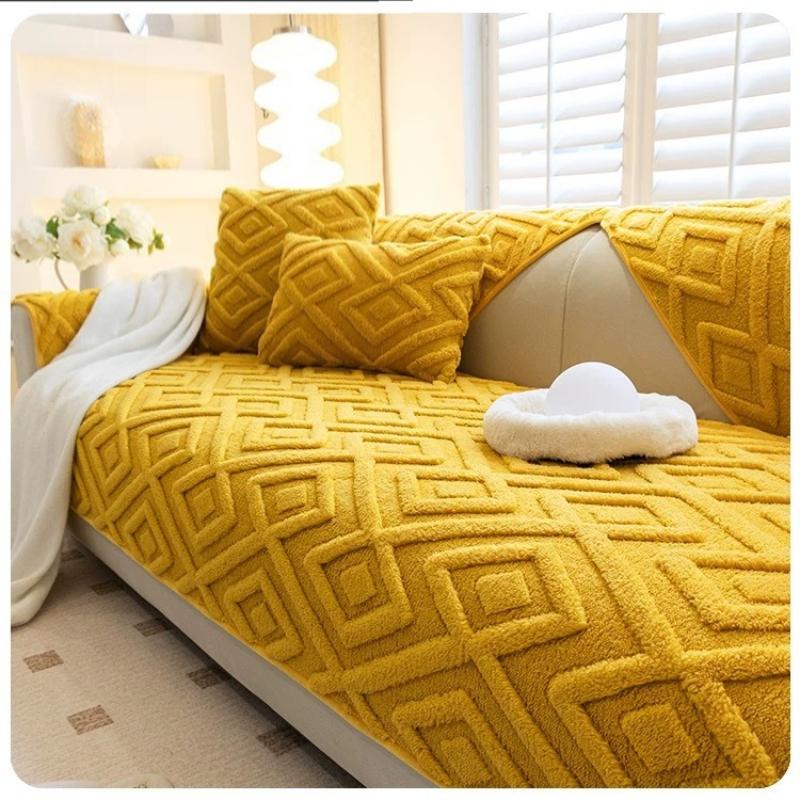 Cream Style Plush Settees Mat Thick and Warm Anti Slip Cushion for Autumn and Winter Soft and Skin Friendly Warm Sofa Blanket Machine Washable